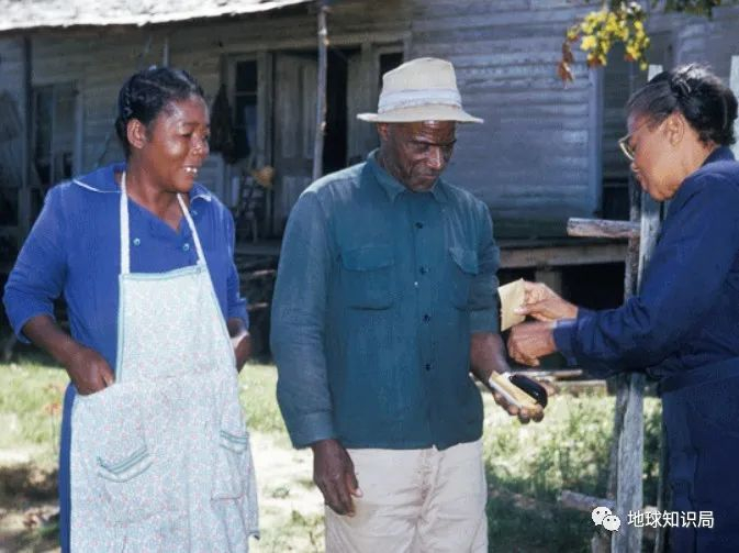为能接受“治疗”感到开心。图片来自@CDC