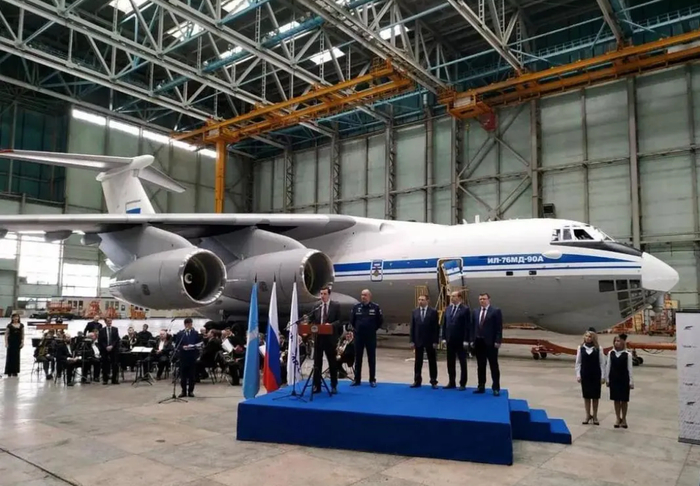 准备交付的伊尔-76MDP-90A大型运输机。