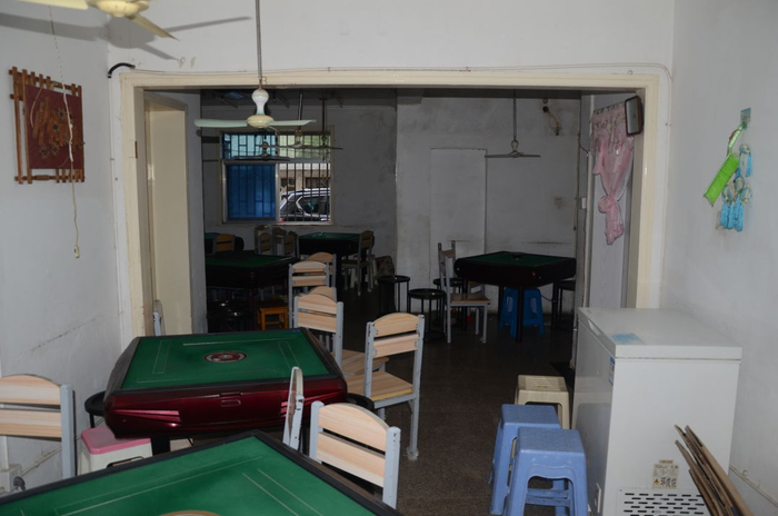 毛某某在扬州市与人打牌的棋牌室