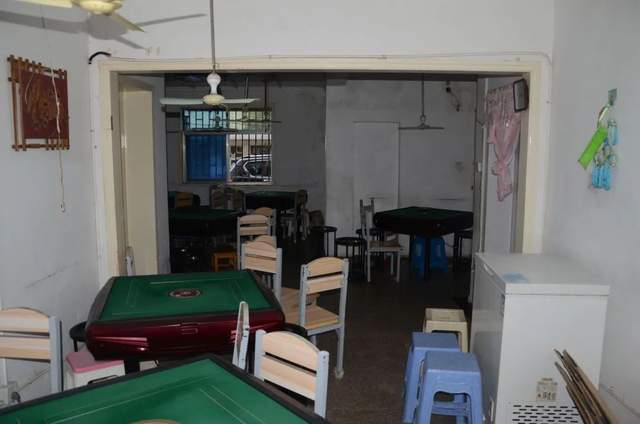 毛某宁在扬州与人打牌的棋牌室