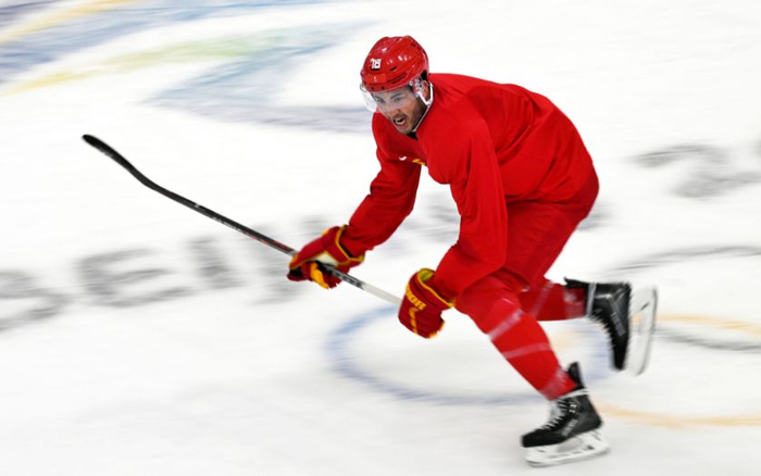 中国男冰队长叶劲光在训练中。资料图/新华社