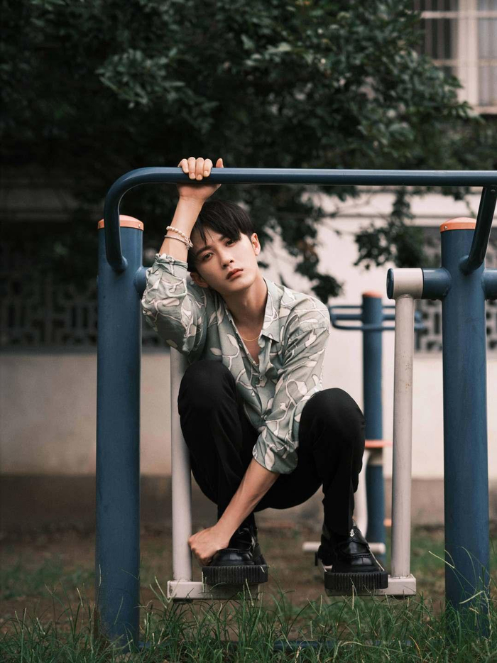 檀健次希望自己的作品能让更多人感受到温暖和正能量。受访者供图