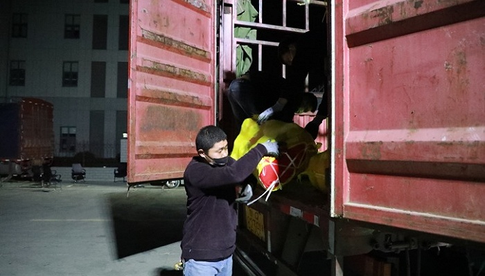 山东兰陵县捐赠物资发车 图片来源：兰陵县新闻科