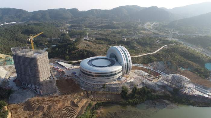 建设中的航空轮胎大科学中心。通讯员供图