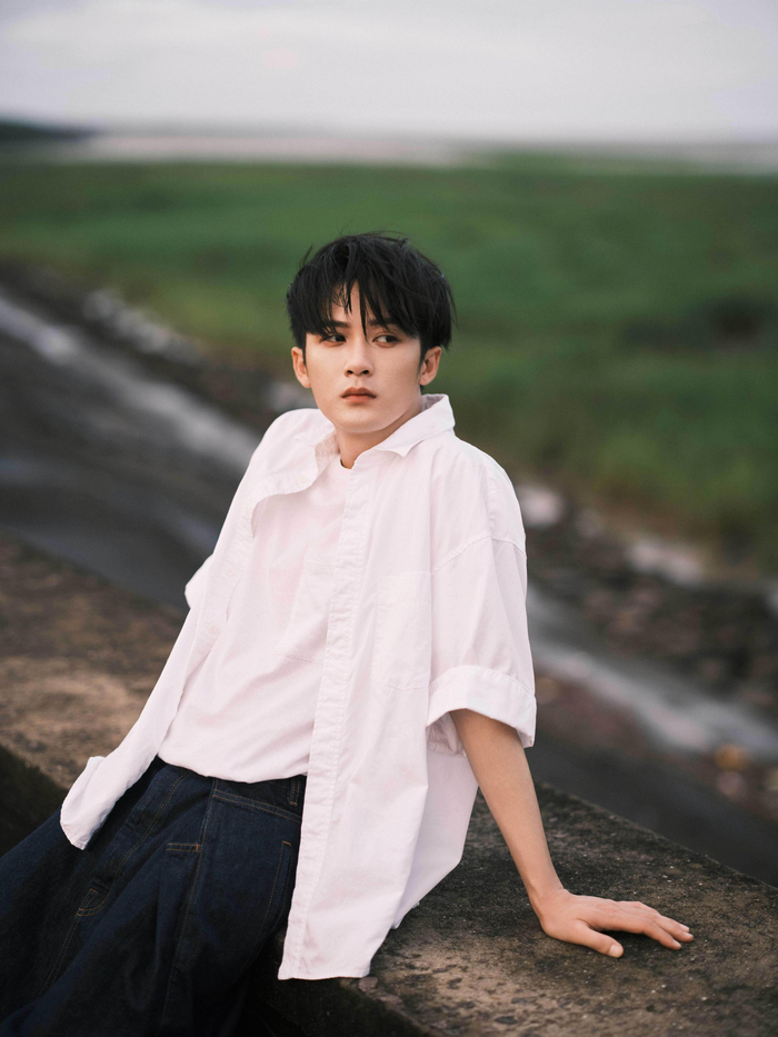 虽然距离上一次的采访只过去了两年，但如今的檀健次让人感受到了他对表演的自信。受访者供图