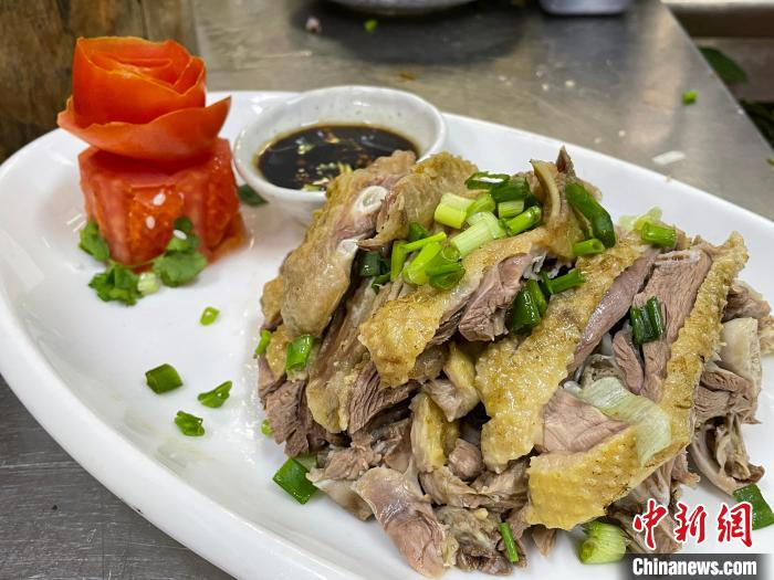 清明鹅。　庄源 　摄