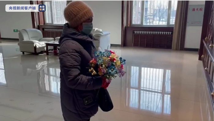 ▲2022年2月14日马庆海烈士的侄媳妇孙女士前往哈尔滨烈士陵园祭奠