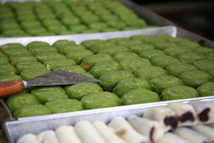 上海街头出售的青团 图 东方ic