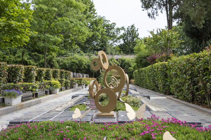 大蜀山文化陵园的景观葬雕塑。受访者供图