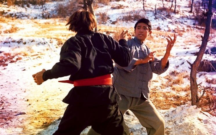 王羽首部自编自导自演作品《龙虎斗》剧照。