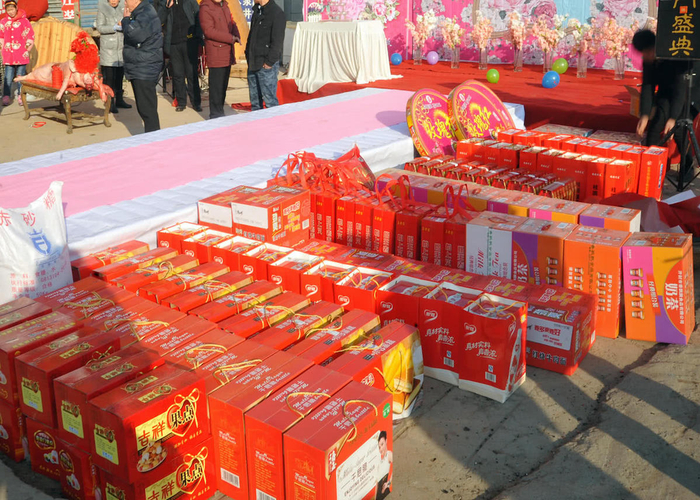 河南鹿邑，婚礼当天男方准备的彩礼。