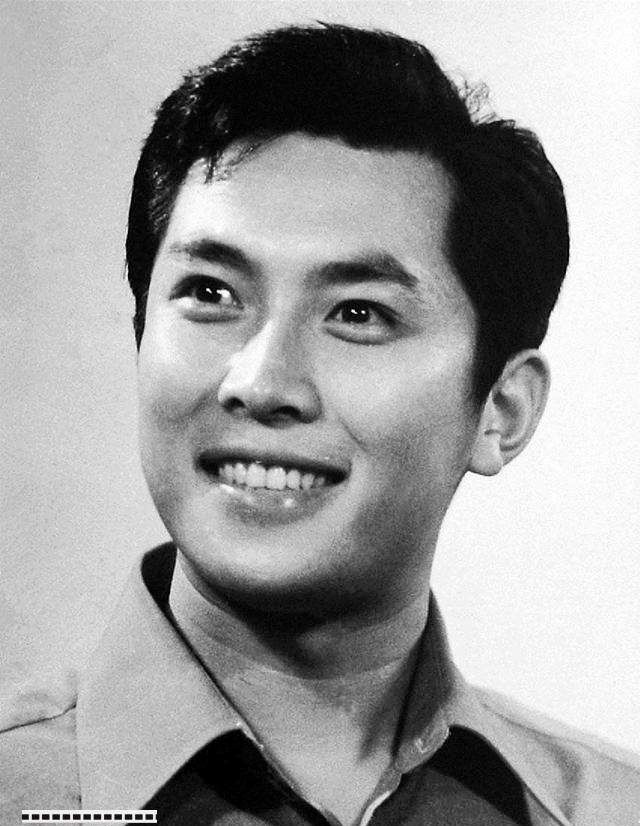 80年代,这5位王心刚接班人,个个英俊非凡,但为何没人超越王心刚?