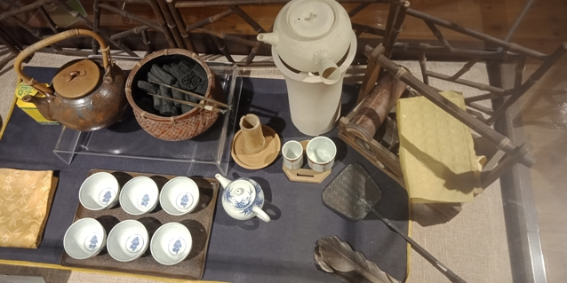 18世纪从福建传到琉球的工夫茶品饮方式和道具，至今成为琉球煎茶道的基本范式