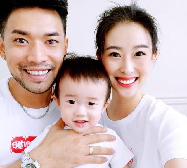 12年过去了,在“兽兽门”风波中毁掉事业的翟凌,如今怎样了?|杨迪|爱情|男友|感情|李亚鹏_新浪娱乐_新浪新闻