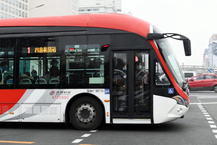北京公交1路（图片来源：http://tuku.qianlong.com）赵雅丹摄 千龙网发
