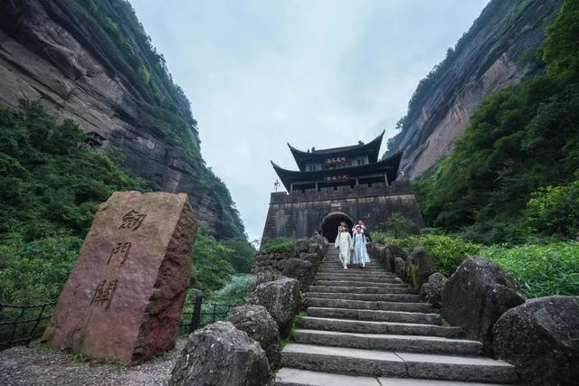天下峥嵘·天险蜀道 | 踏蜀道,访剑山,带你在剑门关里穿越古今|金牛道|剑门蜀道|蜀地|姜维|长安_新浪新闻