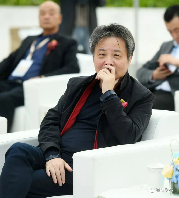 作家余华 来源：海盐发布公号