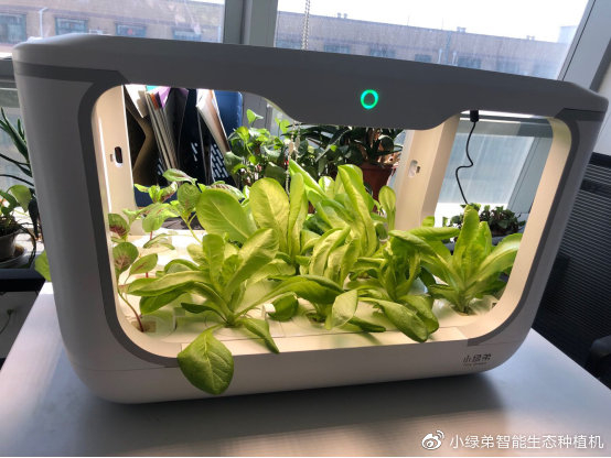 图片来源：小绿弟智能生态种植机微博