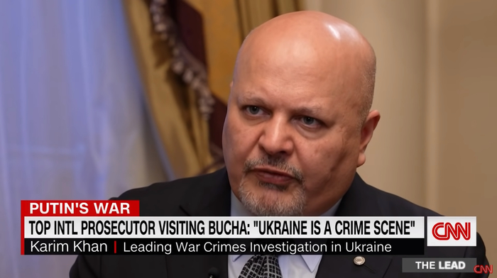 卡里姆·汗接受CNN采访 视频截图