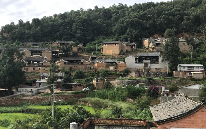 石屏老屋兼具中原文化和特色民族文化。受访者供图