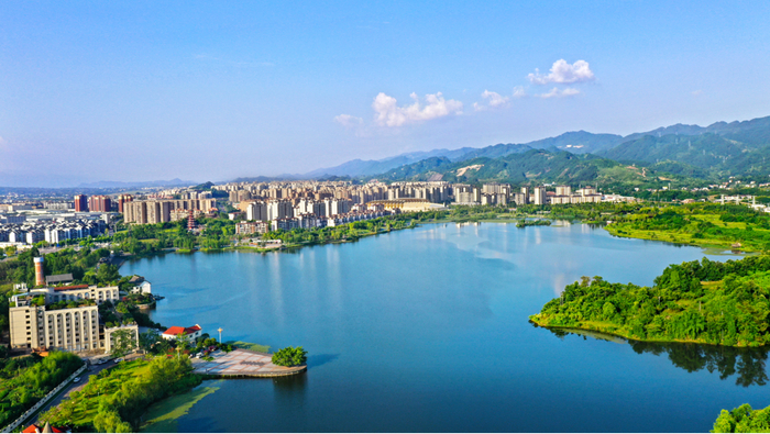 ▲梁平区推动产城景融合发展，打造近悦远来的生态之城、品质之城、魅力之城。通讯员 向成国 摄