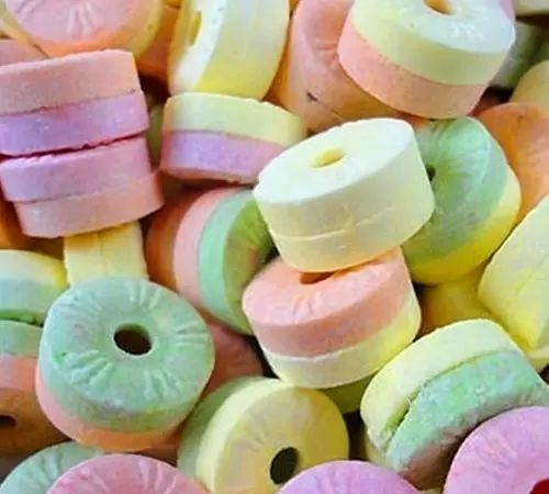 欢迎来到90年代:一波儿"童年回忆杀",全吃过的"结婚"了吧