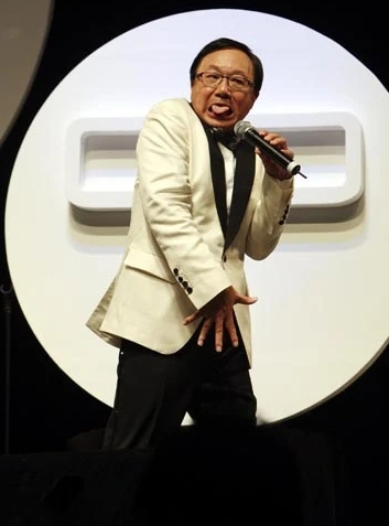 "冷面笑匠"许冠文