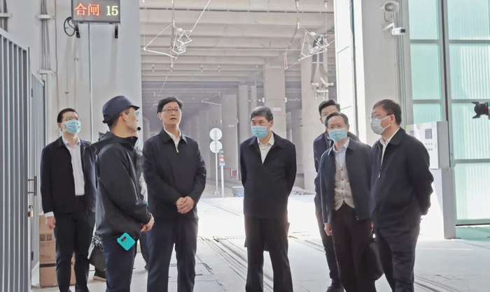 中国工程院院士卢春房带队参观指导铁科院城轨综合检测车