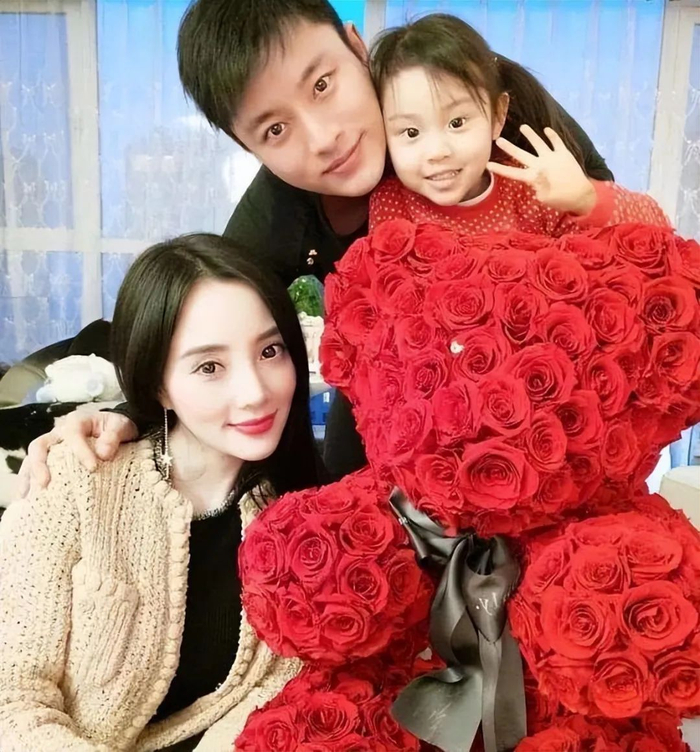 贾乃亮被拍到独自一人前往李小璐家,复合有望?