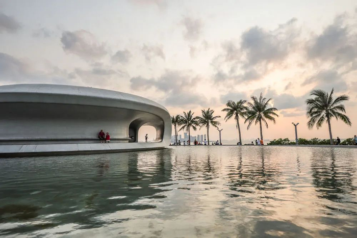 ↑4月15日拍摄的海口云洞图书馆外景。新华社记者 张丽芸 摄影报道