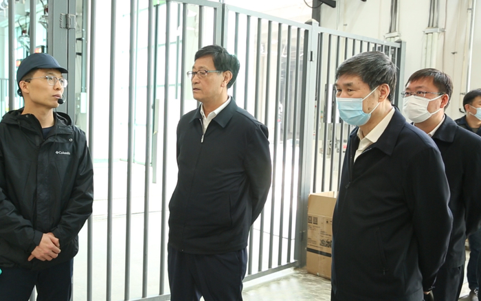 中国工程院院士卢春房带队参观指导铁科院城轨综合检测车