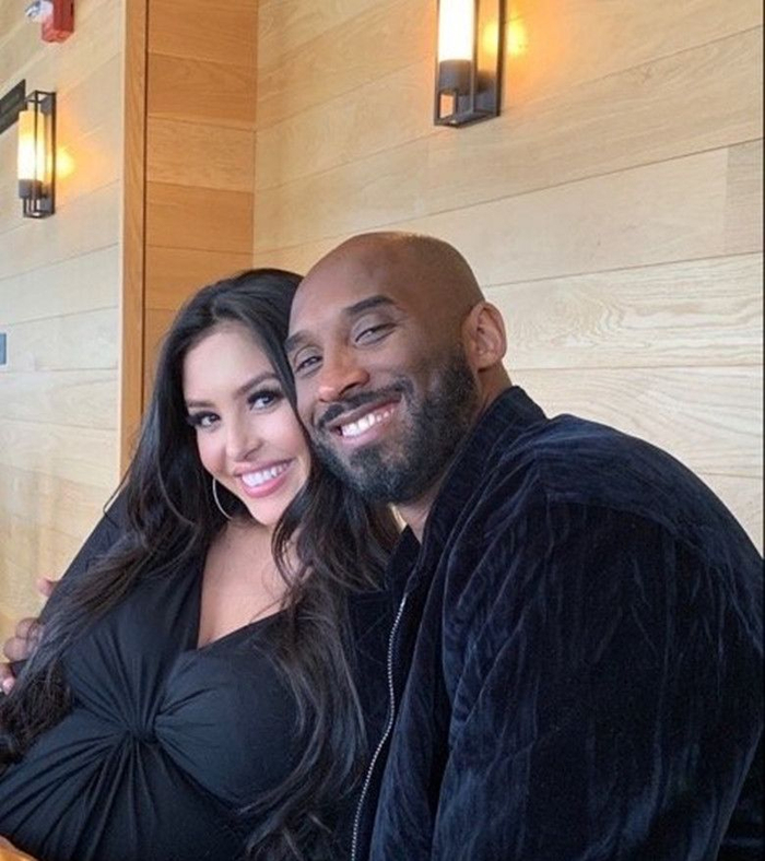 瓦妮莎晒照纪念与科比结婚21周年深情告白科比称我永远爱你宝贝