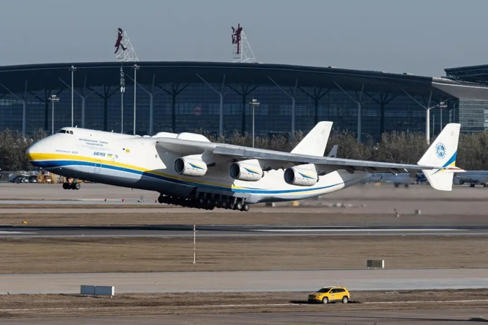 两年间，安-225货机25次来到天津机场运输防疫物资。冯晓溪 摄