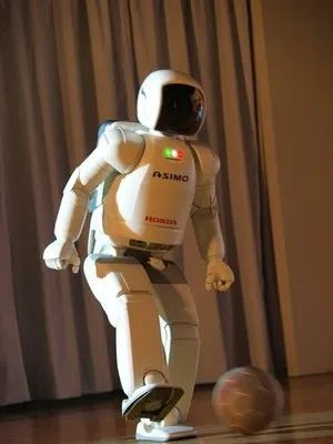 人形机器人Asimo（阿西莫）