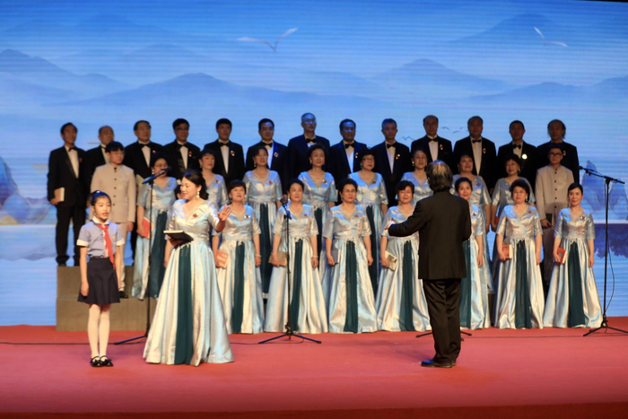 朗诵和合唱节目《书山有道》。新京报记者 浦峰 摄