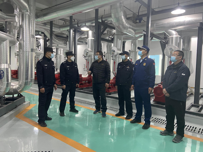 ▲2021年10月26日，消防安保团队联合相关部门对延庆冬奥村新能源中心开展消防安全检查。  受访者供图