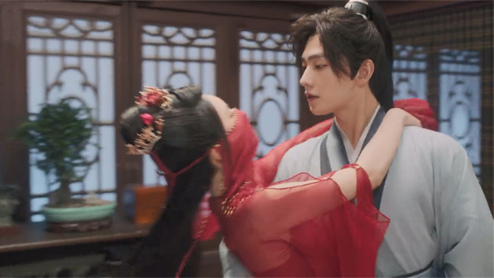 不会缺席的对视拥抱