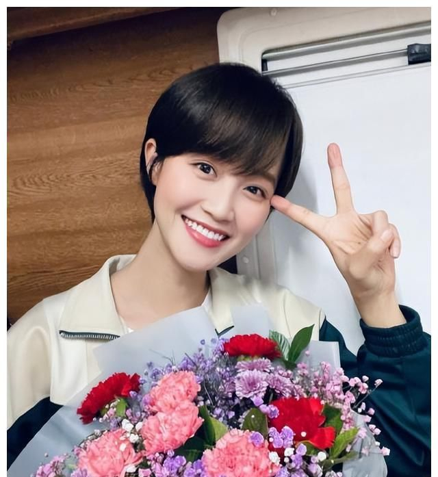 上海明星蓝盈莹团菜群被认出群友纷纷改名讨好豪宅内景曝光