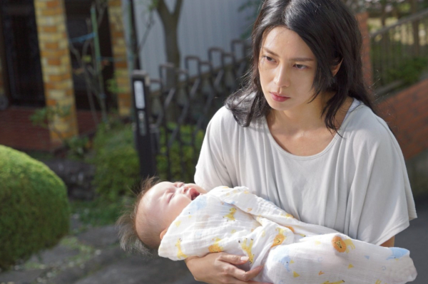 日剧《坡道上的家》剧照