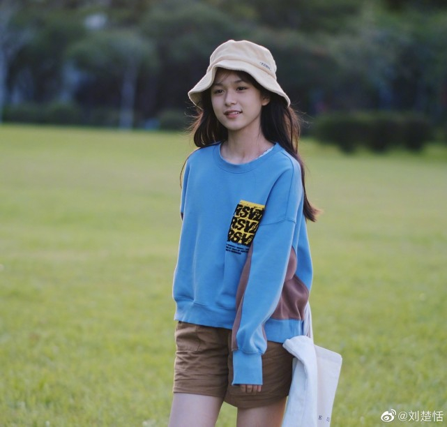 刘楚恬美出新高度,13岁已出落得亭亭玉立,娱乐圈都在等她长大|童年|孙俪|表情包|芈月传|湖南卫视_新浪新闻