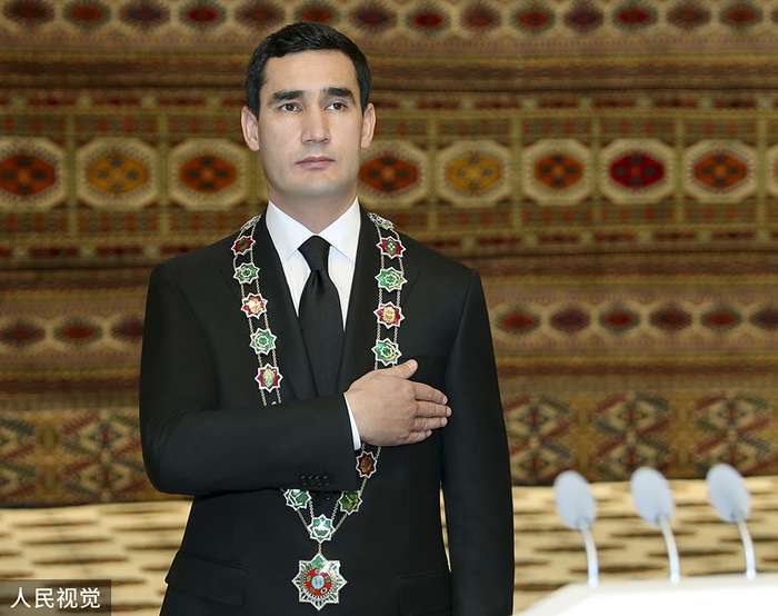 当地时间2022年3月19日，土库曼斯坦阿什哈巴德，土库曼斯坦新任总统谢尔达尔·别尔德穆哈梅多夫正式宣誓就职。 人民视觉 图