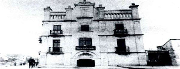 镇江江边自来水厂，1924年建。图片来源：过伟敏，刘佳著《镇江近代建筑》，东南大学出版社2015年8月版，第97页。