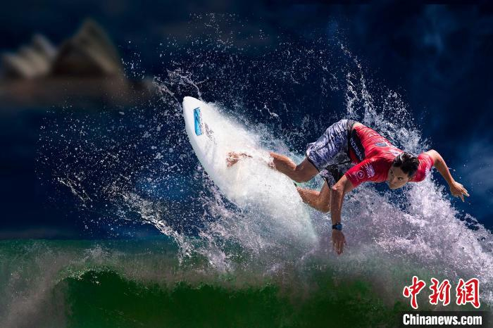 图为焦生福的作品《时机成熟》。　青海省祁连山自然保护协会供图