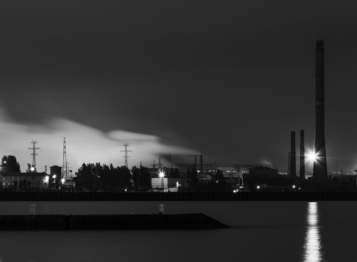 马里乌波尔亚速钢铁厂