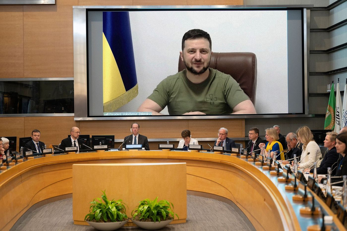 乌克兰总统泽连斯基上周视频出席世界银行圆桌会议 图自外媒