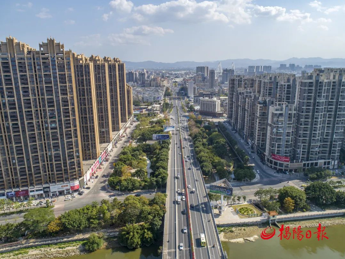 揭阳大道榕东段。郑楚藩 摄