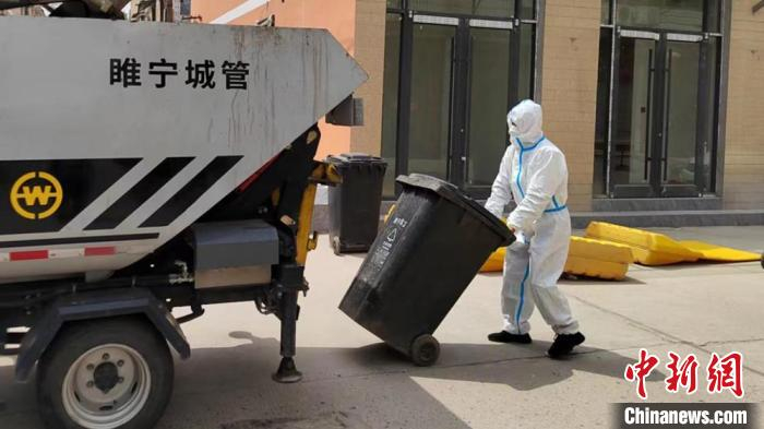 刘超在工作中。　季常乐 摄