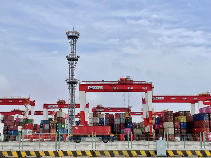 （图片来源：第一财经记者段思宇摄于洋山港）