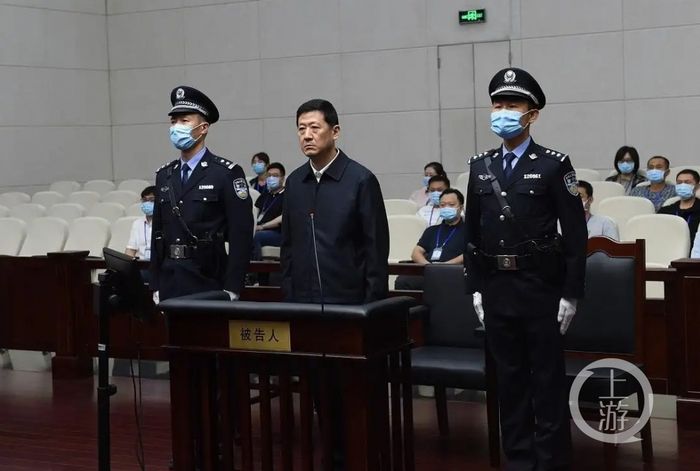 出庭受审的陈国强曾是强小安的入“圈”人。图片来源/央视网