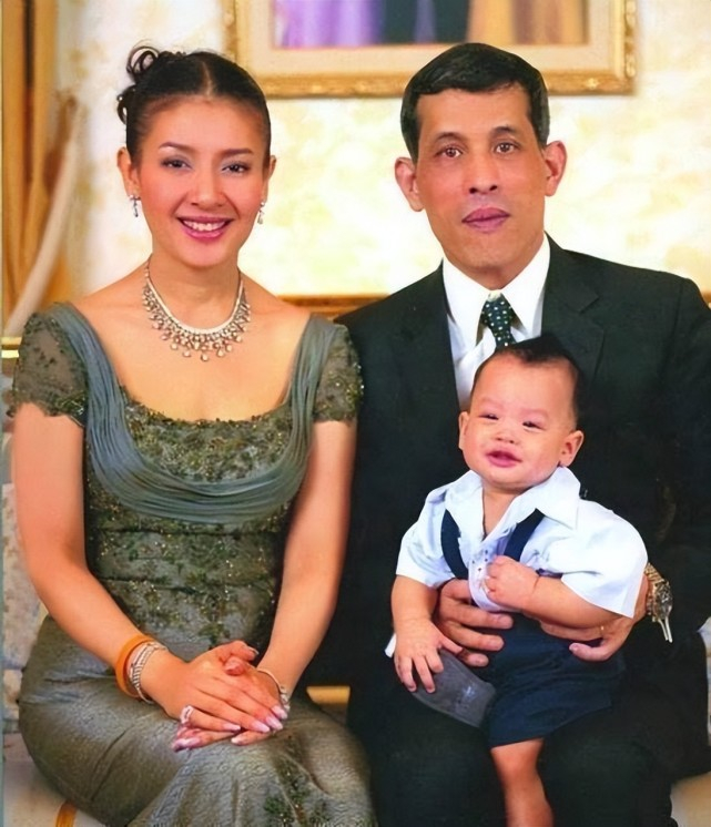 泰国提帮功王子喜迎17岁生日！183个子好帅，精致五官太像西拉米|王子|西拉米|王室|泰王|小王子|泰国|生日|五官|造型|公主|个子|气质 ...